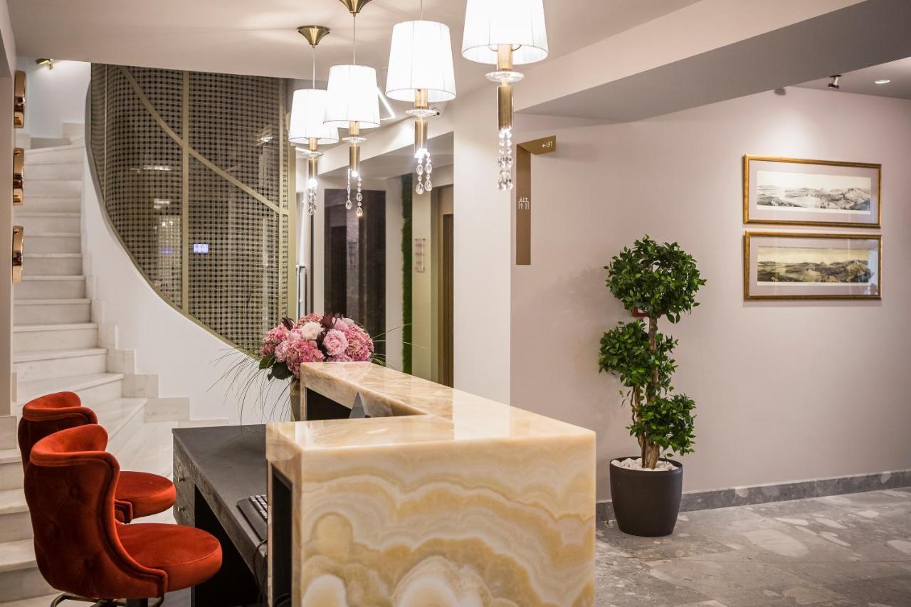 Royalty Hotel 4*