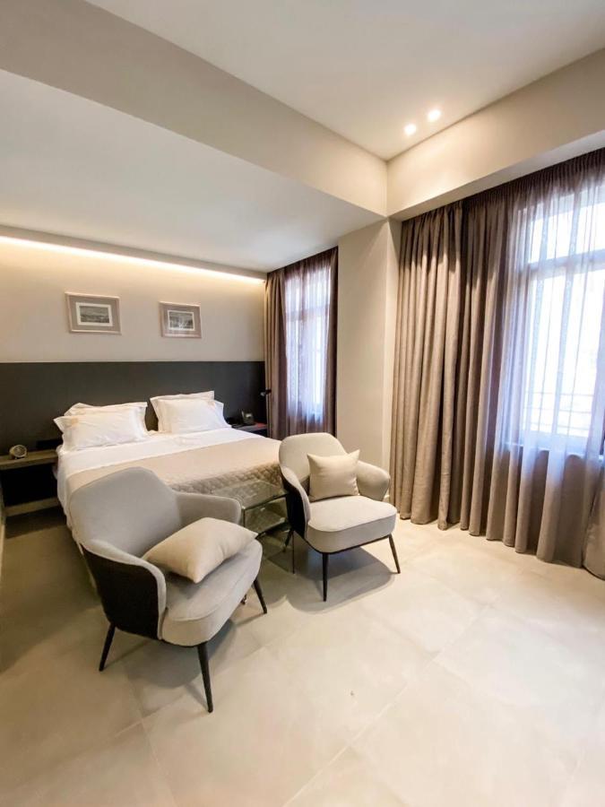 Royalty 4*